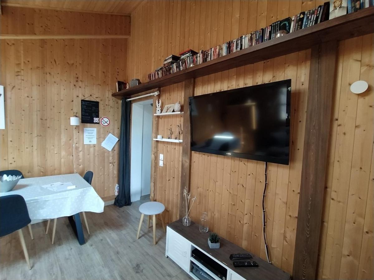 Chez Alphonse Apartment Thones Bagian luar foto